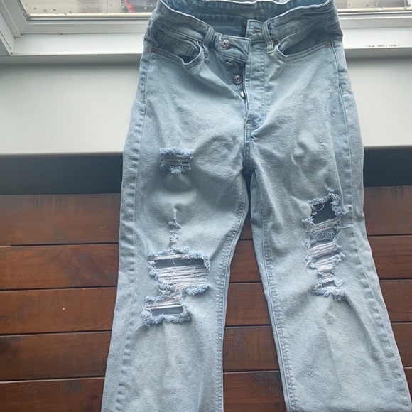 Mom Jeans 💕 - Picture 4 of 5